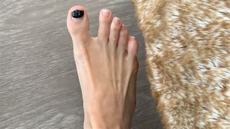 Ariana Savalass Feet