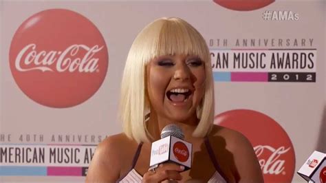 Christina Aguilera Ama 2012 Red Carpet Youtube