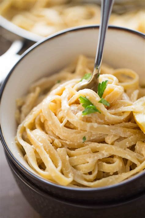 Easy Fettuccine Alfredo With Lemons And Artichokes