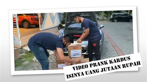 Prank ojol viral ayank sambil live show#prankojol#ayank#live#ojekonline VIDEO Prank Anak Muda Beri Kardus ke Orang tak Mampu, Ternyata Isinya Uang Jutaan Rupiah | News ...