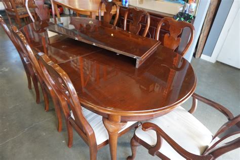 Mahogany Dining Table W 2 Leafs And 8 Chairs By Thomasville