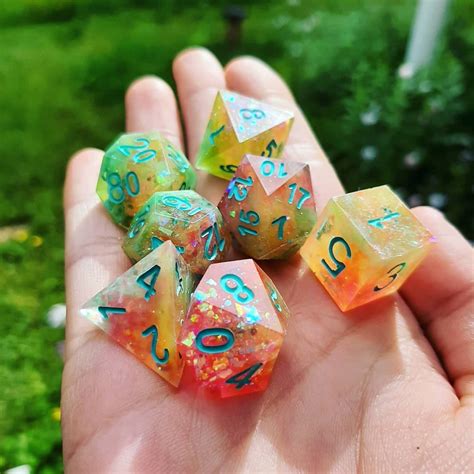 How to Make Your Own Resin Dice – DIY to Make
