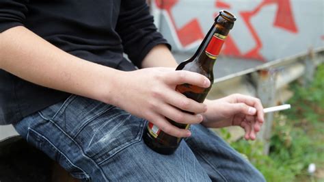 Australian Teens Turning Away From Alcohol Sex And Drugs Study
