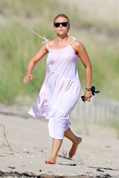Scarlett Johansson Is Spotted On The Beach In The Hamptons 33 Photos