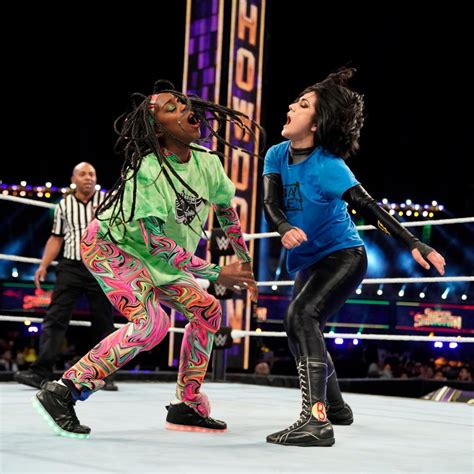 Photos Bayley And Naomi Collide In Historic Championship Bout In 2020 Raw Womens Champion