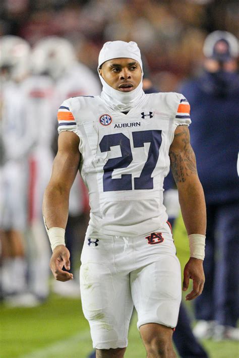 Auburn Babes Suspended After Explicit Tape Of Football Star Jarquez Hunter Leaks