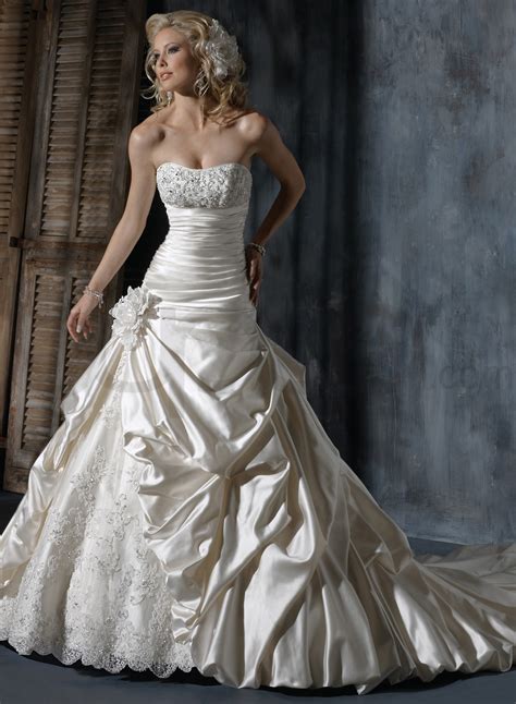 Shiny satin wedding dresses uk collection are available in white, ivory and champagne. The Irresistible Attraction of Ball Gown Wedding Dresses ...