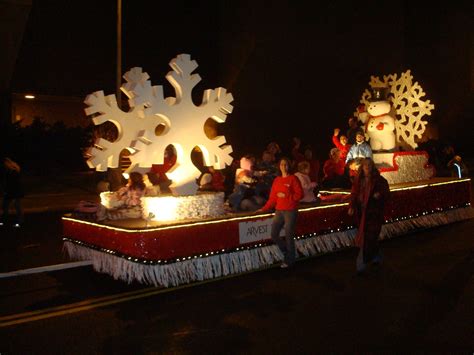 Christmas float ideas christmas parade floats christmas mix christmas lights christmas crafts christmas decorations fall carnival xmas photos this picture inspired my idea for a float without any elves or santa. Dr. Bob's Blog: Bartlesville 2007 Christmas Parade