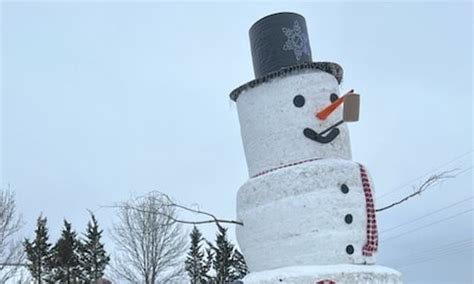 Wi Town Builds 58 Foot Tall Snowman With 8 Foot Hat Named Jeffery