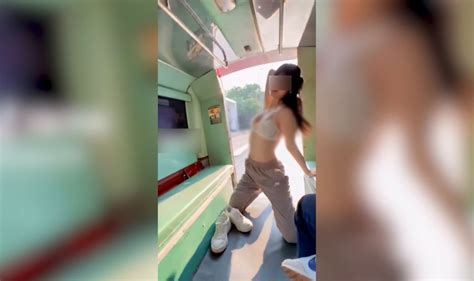 วิจารณ์ยับ สาวจีนนั่งรถแดงโชว์หวิวกลางเมืองเชียงใหม่ chiang mai news