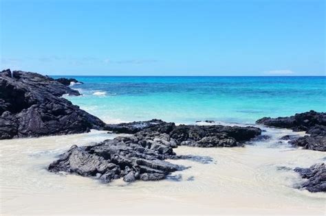 Makalawena Beach In Hawaii Views Hike To Secluded White Sand Beach