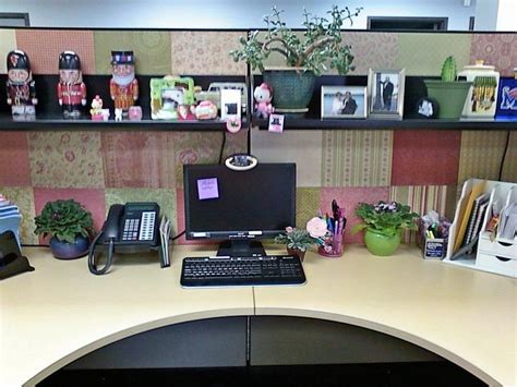 How To Decorate Cubicle At Work Leadersrooms