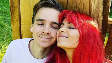 Strictlys Dianne Buswell Gushes Over Boyfriend Joe Sugg In New