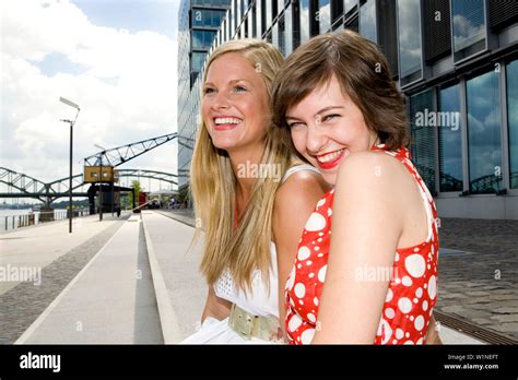 Deutsche Frauen Fotos Und Bildmaterial In Hoher Auflösung Alamy