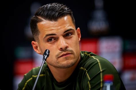 Granit xhaka reacted angrily to the arsenal fans when he was substituted against palace. Xhaka pikt stevige kritiek van Evra niet over 'mentaal ...