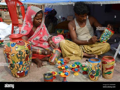 The Bengali Rural Artists Were Making Hand Painting On The Selling