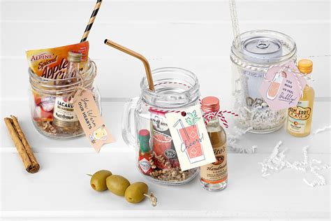 Diy Mason Jar Cocktail Kits Your Guests Will Adore Zola Expert Wedding Advice