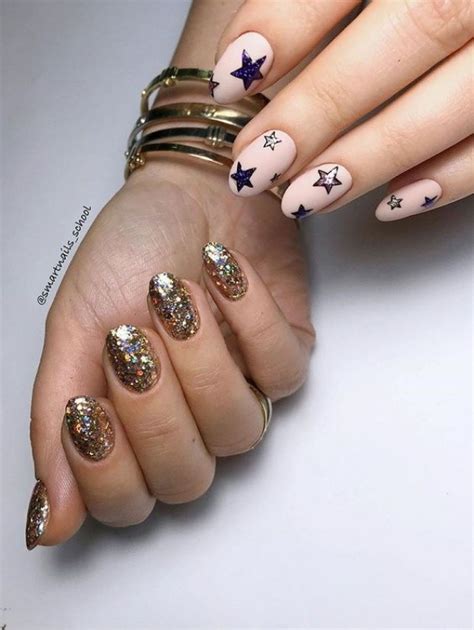 40 Trendy New Year Nail Art Design For 2020