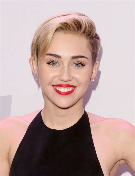 ️miley Cyrus Hairstyles For Short Hair Free Download