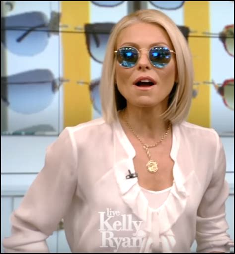 Pin By R C On Kelly Maria Ripa The Total Woman Round Sunglass Women Women Mirrored