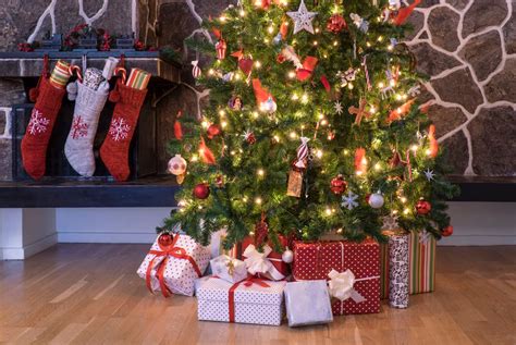 The 10 Best Pre Lit Christmas Trees You Can Buy