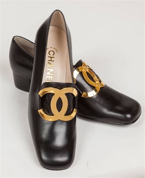 Dhgate.com provide a large selection of promotional camel black women coat on sale at cheap price and excellent crafts. 1996 NIB Chanel Black Leather Loafers Shoes w/Gold Metal ...