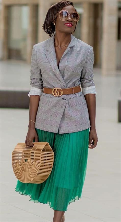 35 Ways Of How To Wear A Blazer To The Office Pleated Skirt Outfit