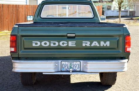 1982 Dodge Ram D250 Custom La 318 52l V8 Rwd Auto 2bbl Holley Daytona