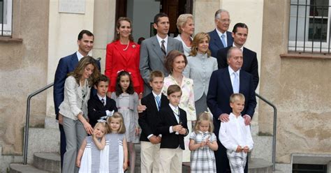 La Famille Royale Despagne Rassemblée En Mai 2009 à Barcelone Pour La
