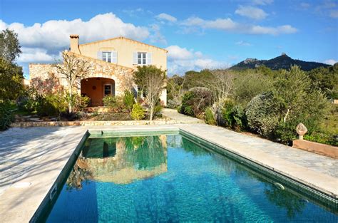 Kaufen sie ein haus, eine finca, villa oder wohnung auf mallorca ▶ jetzt beraten lassen! Finca auf Mallorca kaufen: Entdecken Sie mit uns Ihr ...