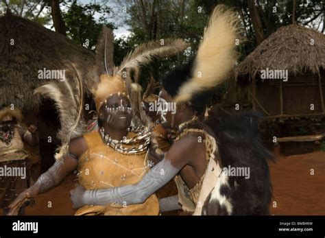 Kikuyu Dancing Nyeri Central Highlands Kenya Stock Photo Alamy