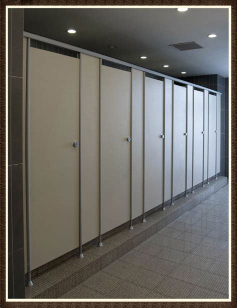 ผนังกั้นห้องน้ำสำเร็จรูป: Toilet Partitions