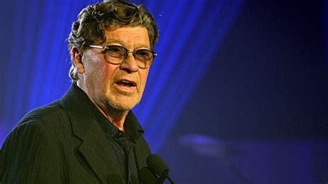 Remembering Robbie Robertson The Legacy Of The Bands Leader R2r