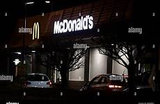 mcdonalds drive through alamy queue stock restaurant night