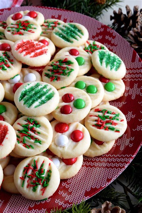 Butter cookies are one of those classic christmas cookies that everyone loves. 25 fantastic Christmas Cookie Recipes - Foodness Gracious