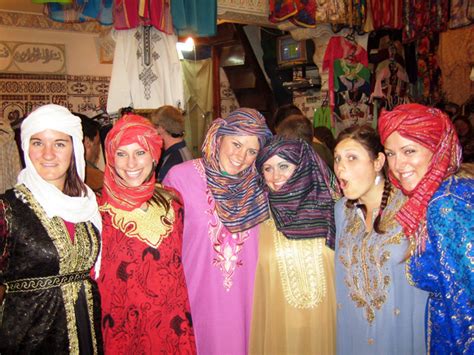 moroc-co: Moroccan Women's Clothing