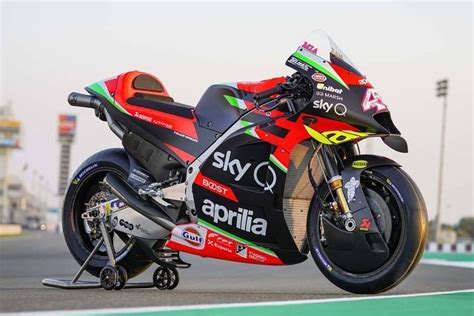 Der österreicher maximilian kofler kam ins ziel. Jelang Tes Qatar, Aprilia Umumkan Livery MotoGP 2020