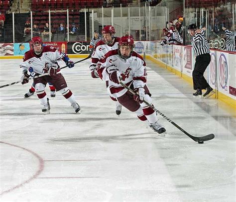Umass Hockey Can Pass Northeastern With Sweep This Weekend