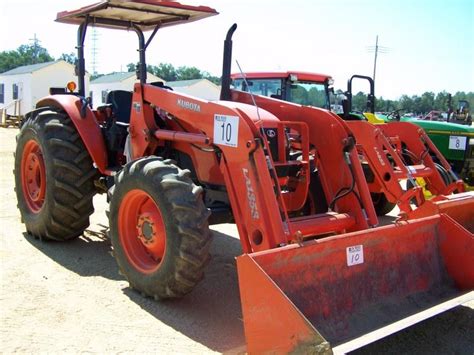 Kubota M8540 4x4 Farm Tractor