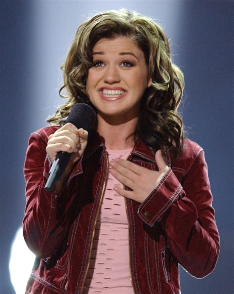 Kelly Clarkson Wins American Idol 20 Memorable Moments Gallery