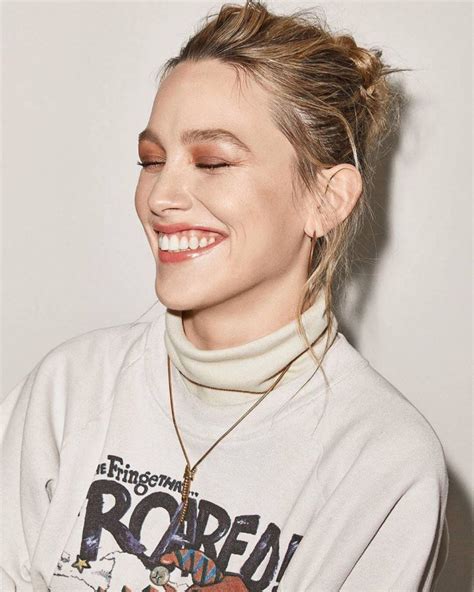 Know famedstar victoria pedretti info such as her biography, wiki, body statistics, height, weight victoria pedretti is an american famed star who won critical acclaim for her performance as love. Victoria Pedretti photo 16 of 21 pics, wallpaper - photo ...
