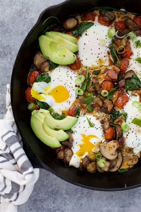 Spinach Mushroom Breakfast Skillet with Eggs | Easy & Healthy Breakfast Recipe