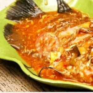 Saus padang yang pedas sangat cocok dengan ikan gurame yang renyah. Gurame Goreng Saus Padang - Dapur Umami Gurame Goreng Saus ...