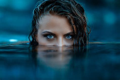 Tapety Kobiety Alessandro Di Cicco Twarz Woda Niebieskie Oczy