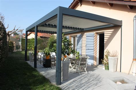 Nouvelle installation dune pergola bioclimatique avec store intégré à