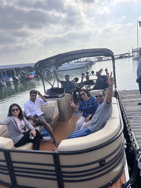 2023 Massimo Pontoon 24' for Rent in Rockwall! | Getmyboat