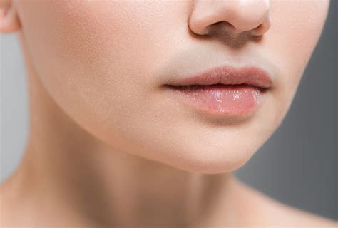 How To Lighten Dark Upper Lip 7 Home Remedies And Tips
