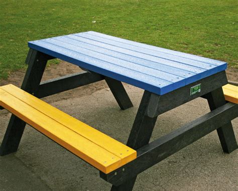 You can now dine out (or chill out) at round picnic tables. Childrens recycled plastic picnic bench at Abbey Road ...