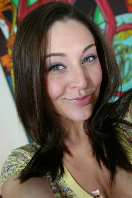 Bold Smiley Brunette Gracie Glam Gets Her Compact Boobs Out To Give Pov Blowy Nakedpics
