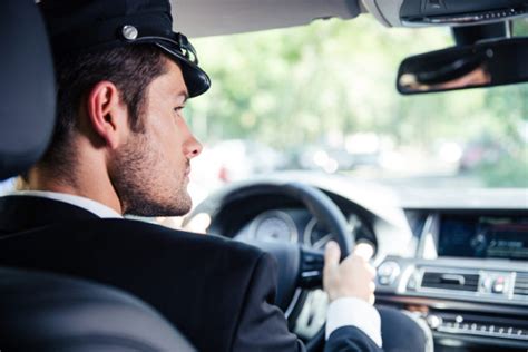 How Much Do You Tip A Complimentary Limo Driver? 2